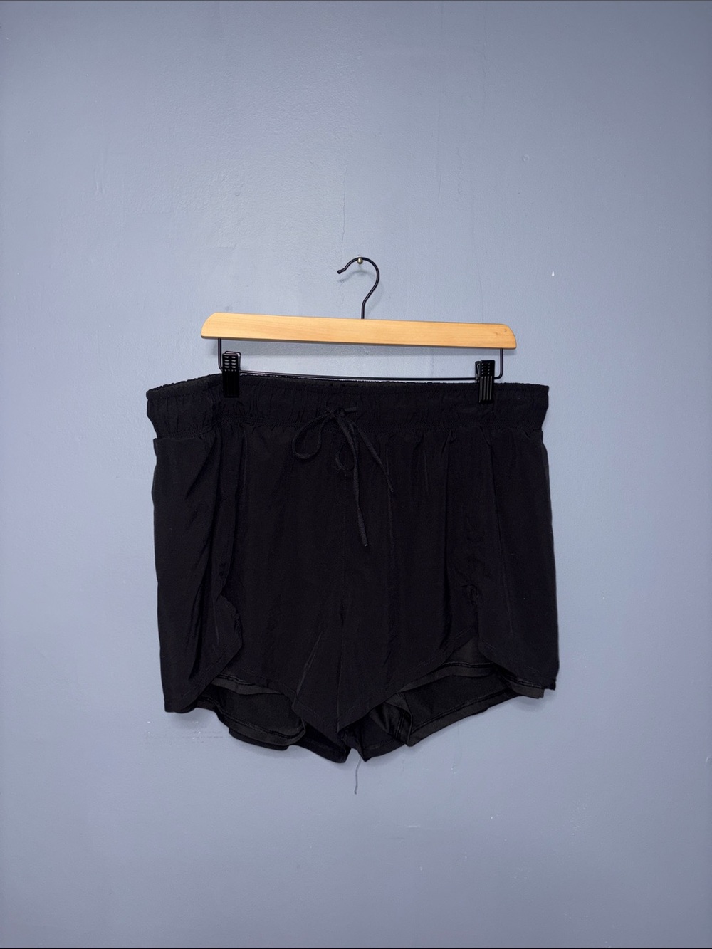 Avia • Black Shorts